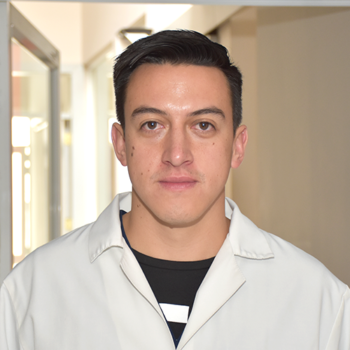 Dr. Esteban Castañeda